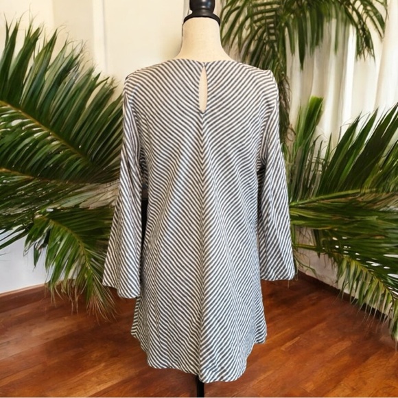 Soft Surroundings Linen Blend Landfall Cold Shoulder Tunic Top - Size Large - Picture 4 of 12